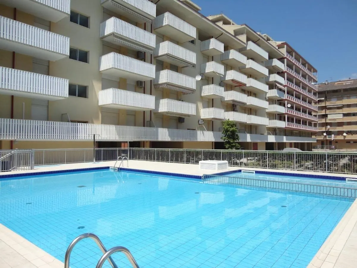 Apartman Bright Studio For 4 Guests With Swimming Pool Porto Santa Margherita di Caorle