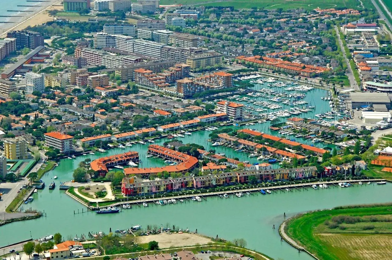 Apartman Bright Studio For 4 Guests With Swimming Pool Porto Santa Margherita di Caorle
